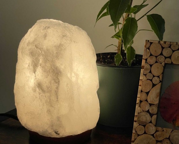 Himalayan salt lamp white